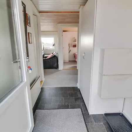 Nyaraló Ute - 200m From The Sea By Interhome *